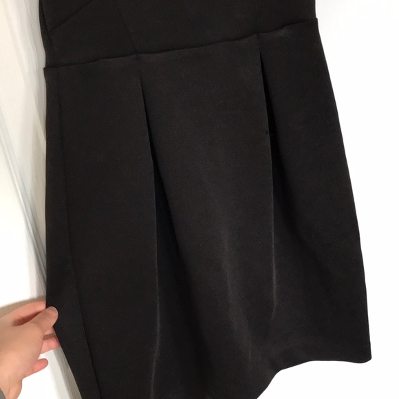 Black pleated skater dress - Picture 7 of 10